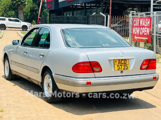 Picture of Mercedes Benz 300E 2004