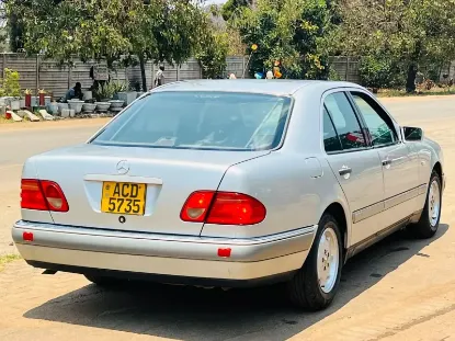 Picture of Mercedes Benz 300E 2004