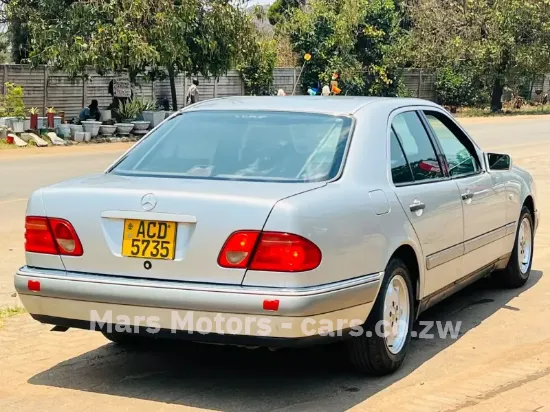 Picture of Mercedes Benz 300E 2004