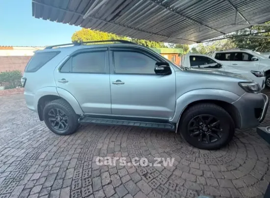 Picture of Toyota Fortuner 2014