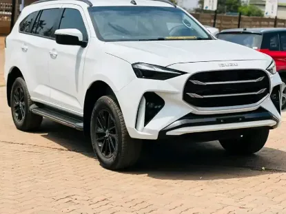 Picture of Isuzu Mu-X 2025