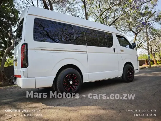 Picture of Toyota Hiace 2016