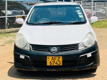 Picture of Nissan AD Van 2017
