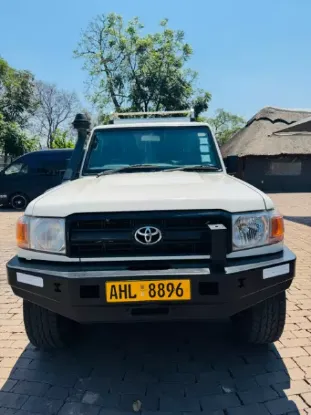 Picture of Toyota Land Cruiser 76 Series 201