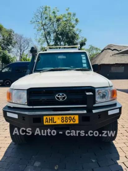 Picture of Toyota Land Cruiser 76 Series 201