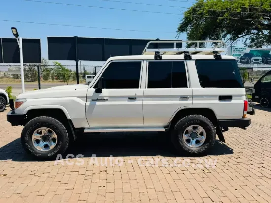 Picture of Toyota Land Cruiser 76 Series 201