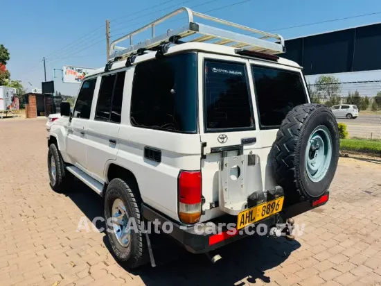 Picture of Toyota Land Cruiser 76 Series 201