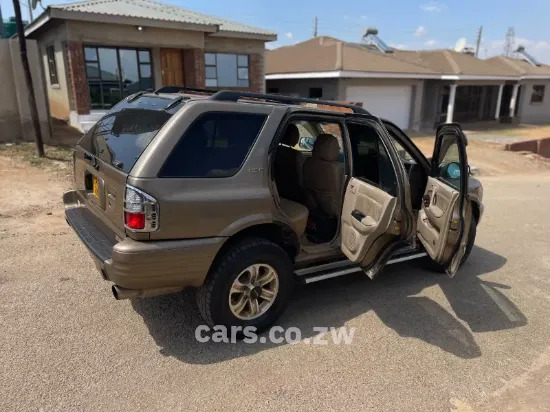 Picture of Isuzu Wizard 2002