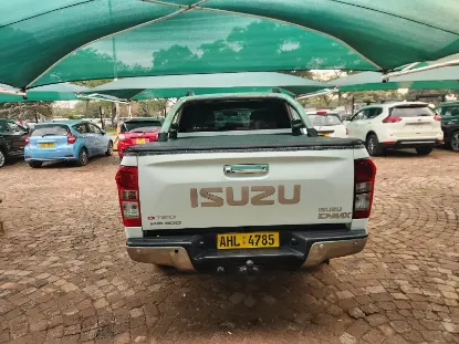 Picture of Isuzu KB300 2017