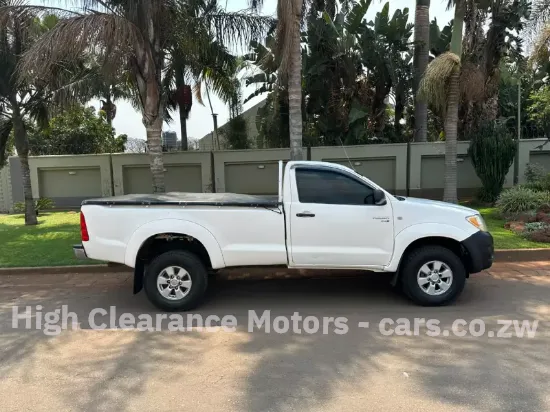 Picture of Toyota Hilux. 2010