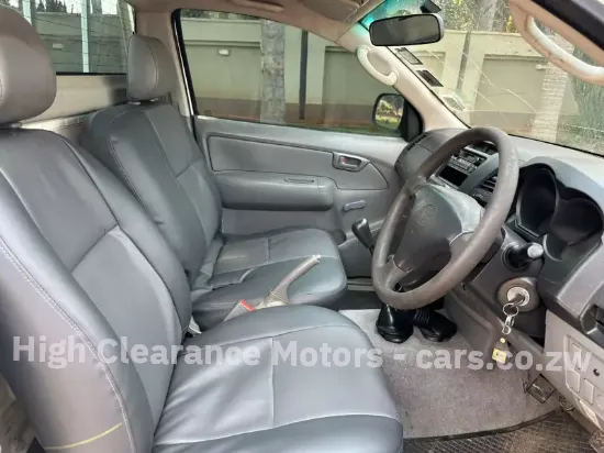 Picture of Toyota Hilux. 2010