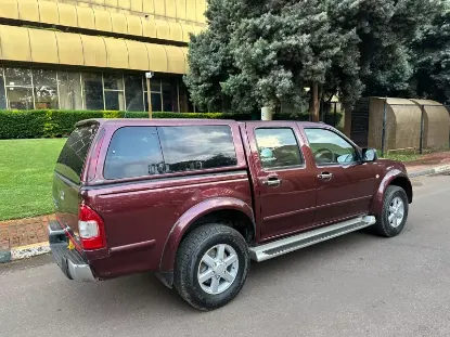 Picture of Isuzu KB300 2010
