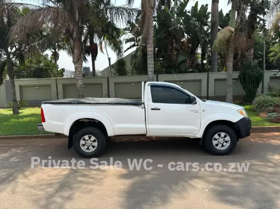 Picture of Toyota Hilux. 2010