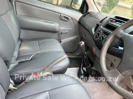Picture of Toyota Hilux. 2010