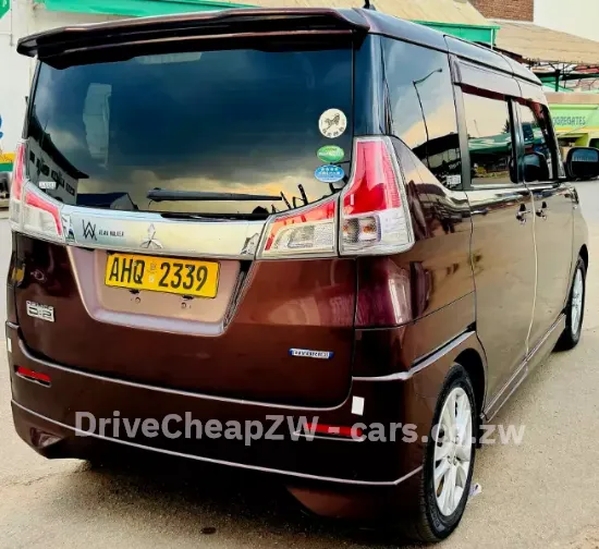 Picture of Mitsubishi Delica 2016