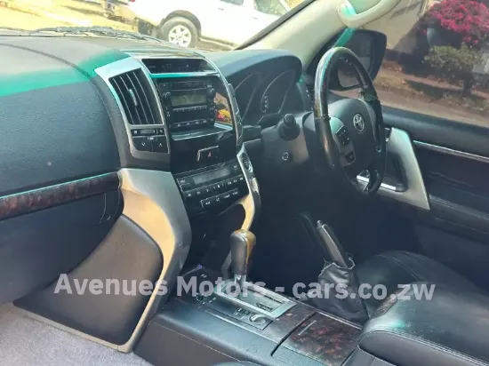 Picture of Toyota Land Cruiser 2812
