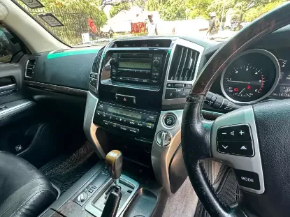 Picture of Toyota Land Cruiser 2812