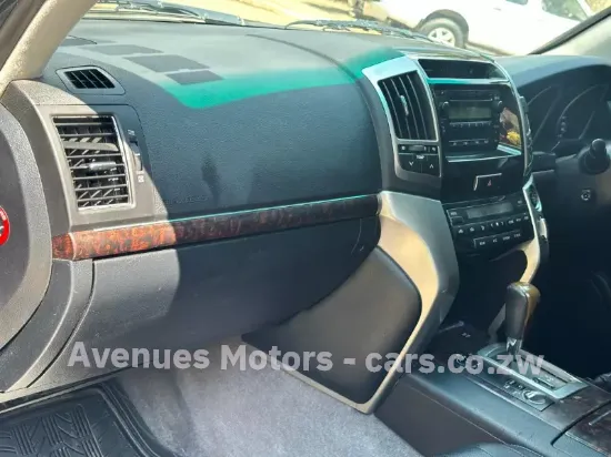 Picture of Toyota Land Cruiser 2812