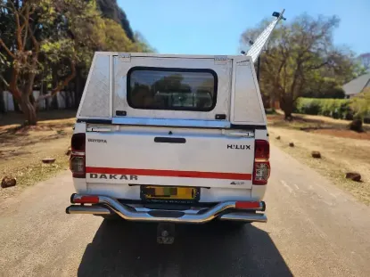 Picture of Toyota Hilux 26800