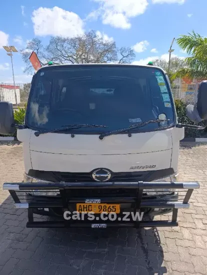 Picture of Hino Dutro 2017